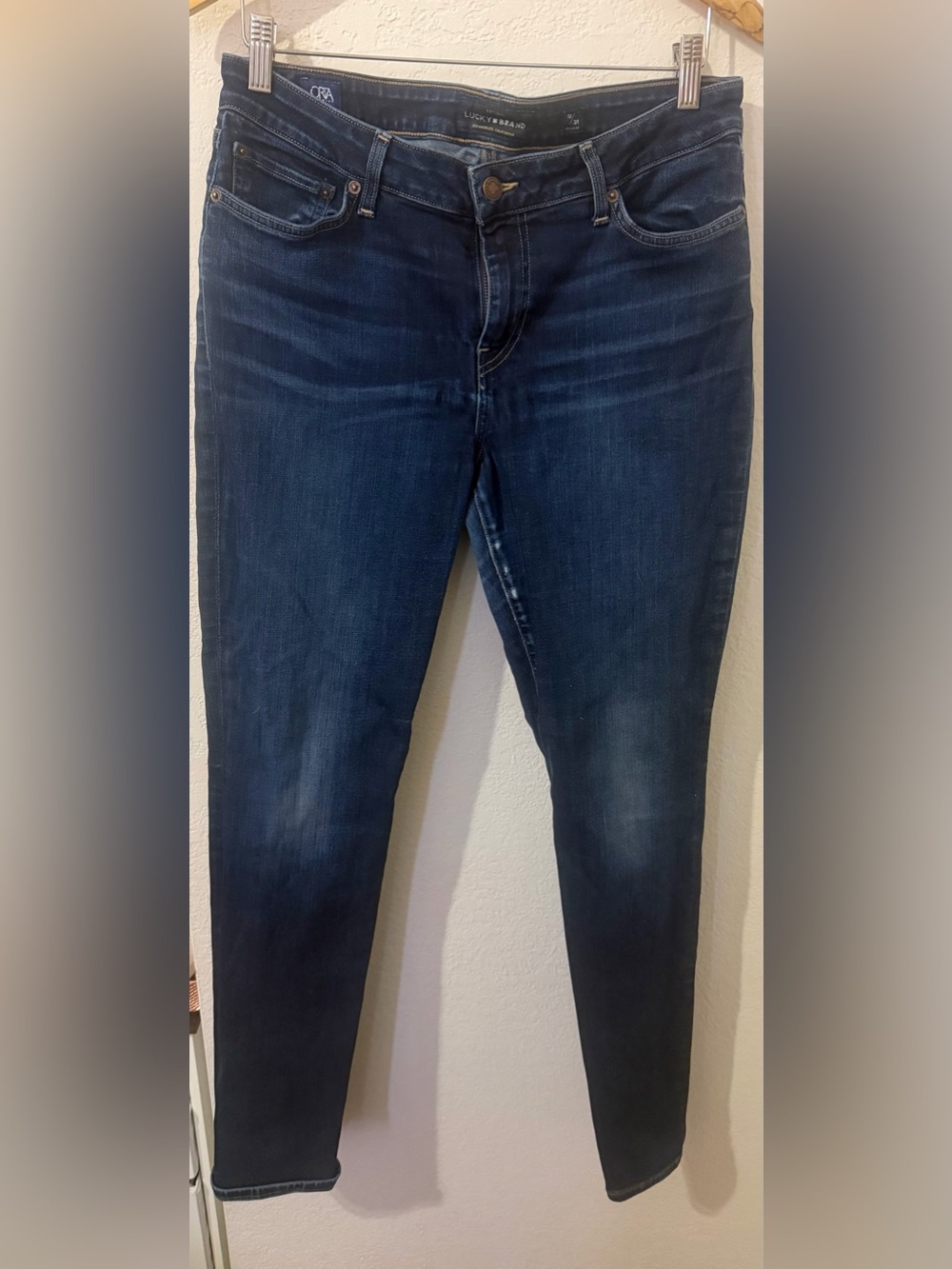 Lucky Brand Women’s Dark Blue Skinny Jeans -
size 12/32